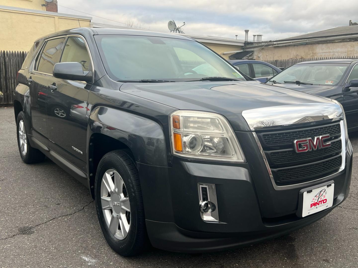 2011 charcoal /Gray GMC Terrain SLE1 FWD (2CTALMEC0B6) with an 2.4L L4 DOHC 16V engine, 6 SPEED AUTOMATIC transmission, located at 1018 Brunswick Ave, Trenton, NJ, 08638, (609) 989-0900, 40.240086, -74.748085 - Photo#1